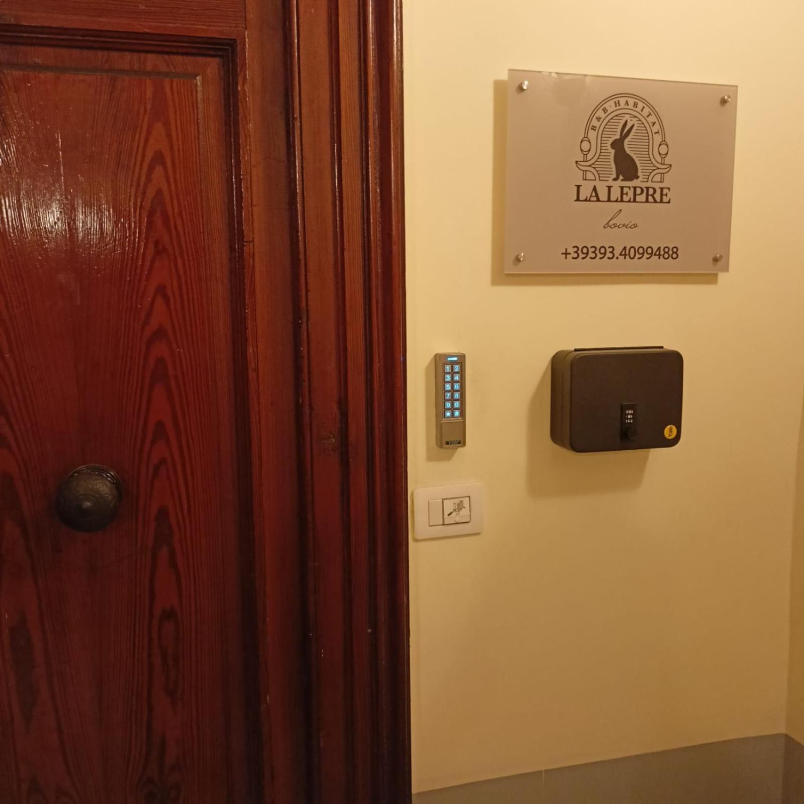 La Lepre Felice-Bovio Hotel Napoli Bagian luar foto